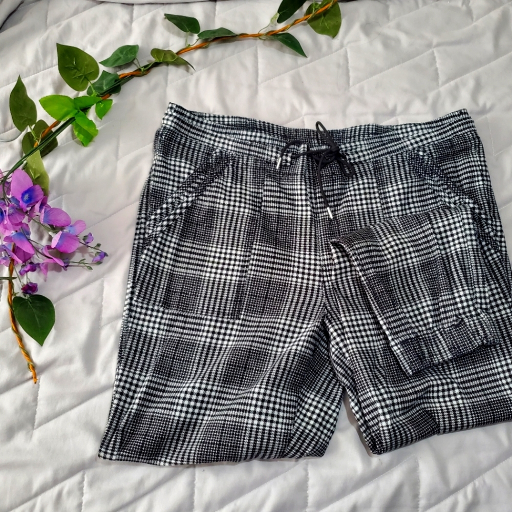 No Boundaries Plaid Jogger Pants